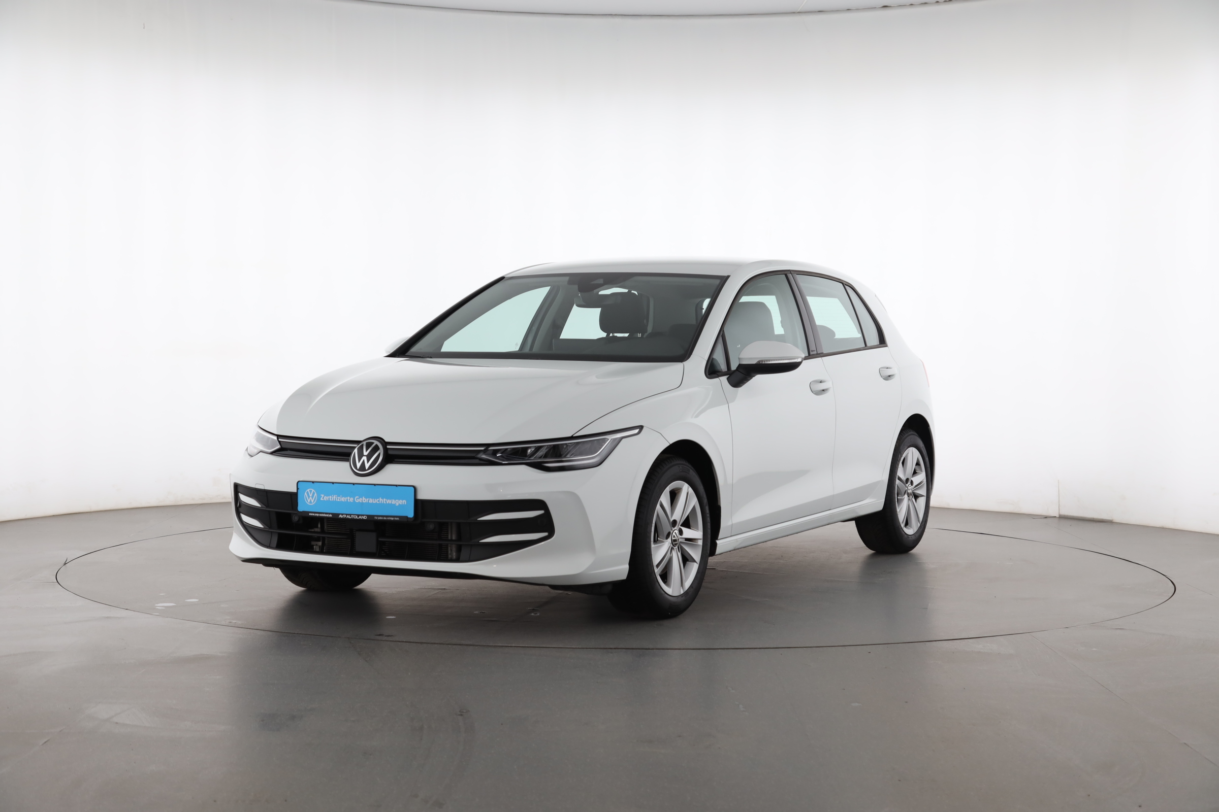 AVP AUTOLAND | VW Golf Pure White