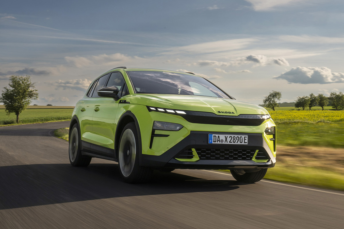 AVP AUTOLAND | Škoda Elroq RS in Grün Frontansicht