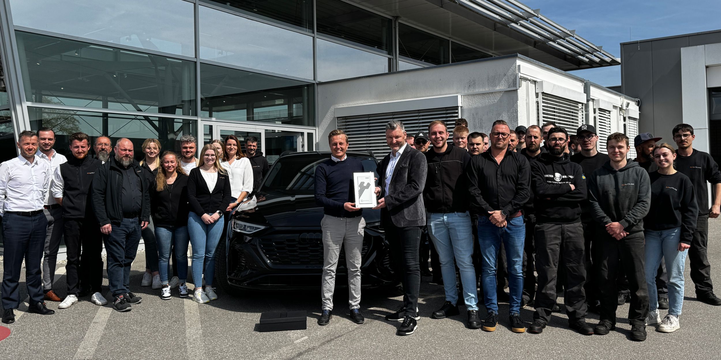 AVP AUTOLAND | Audi Top Service Partner 25