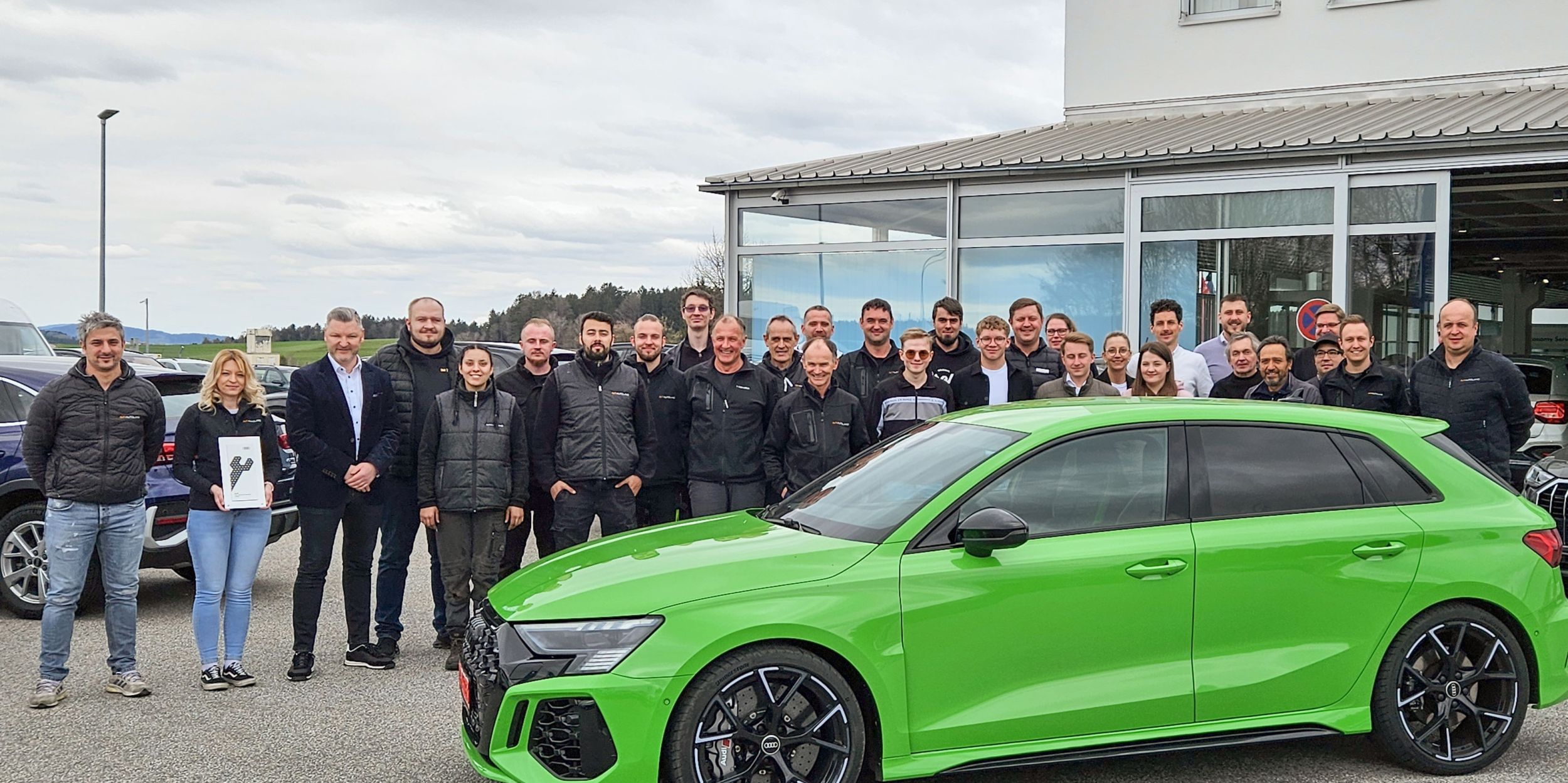 AVP AUTOLAND | Audi Top Service Partner 25
